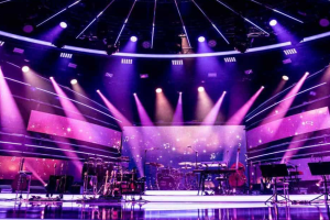 cho thuê thiết bị chiếu sáng